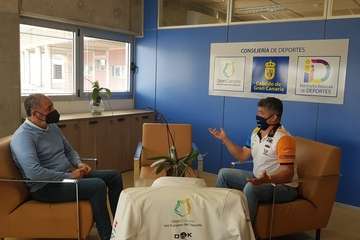 Recepción del consejero insular de Deportes a Pedro Peñate/TA.